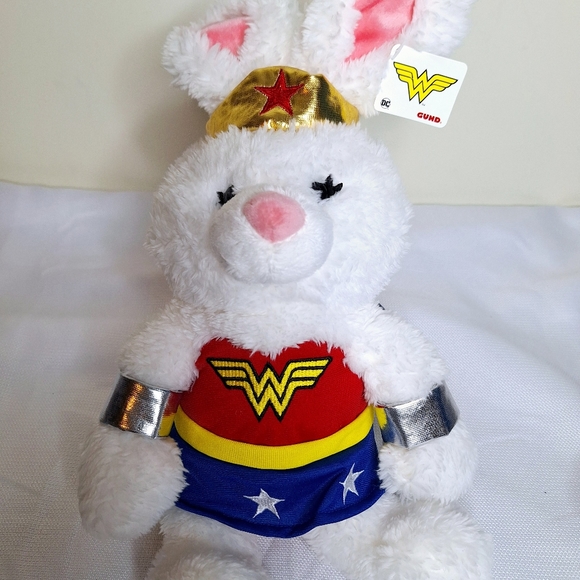 NWT " The Ultimate Wonder Woman Bundle" - Picture 7 of 15